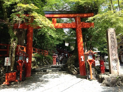 9:27貴船神社