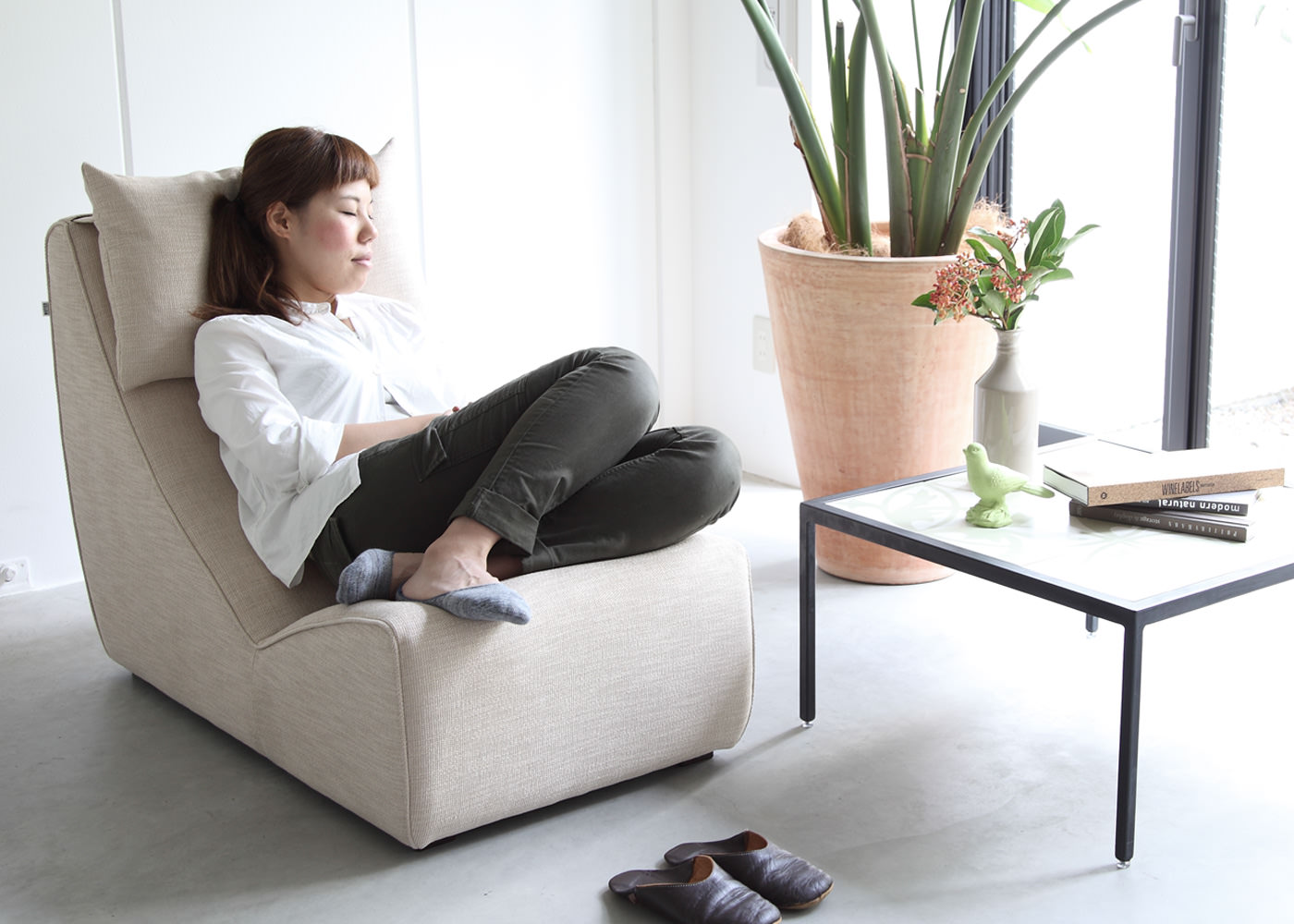 映画鑑賞にピッタリのソファ「Relaxed Sofa 1人掛けソファ」｜ソファ専門店 NOYES
