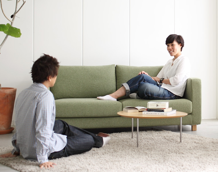 肘掛けに持たれてもOK