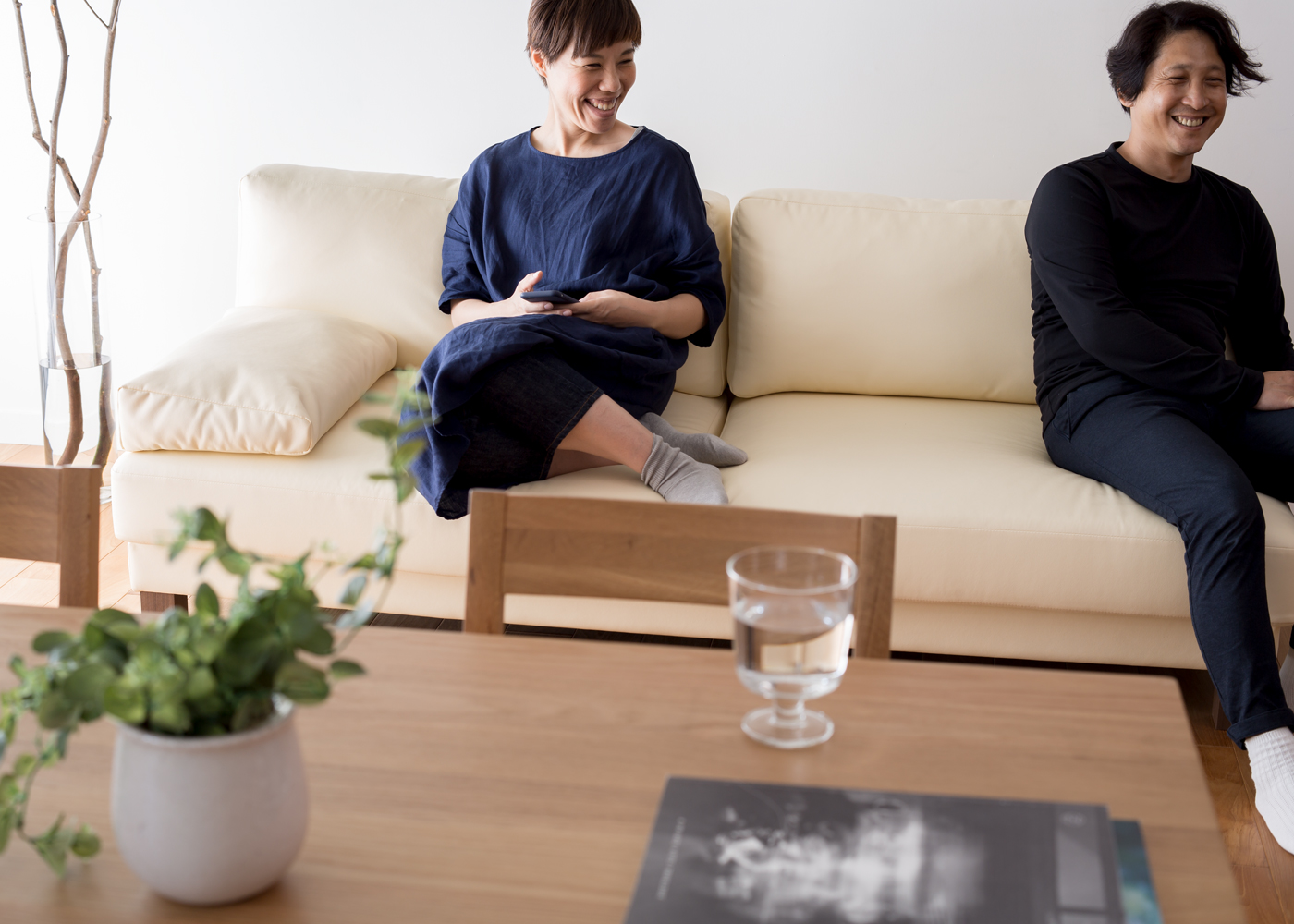 リビングが広く感じるソファ「Patio ワイド3人掛け」｜ソファ専門店 NOYES