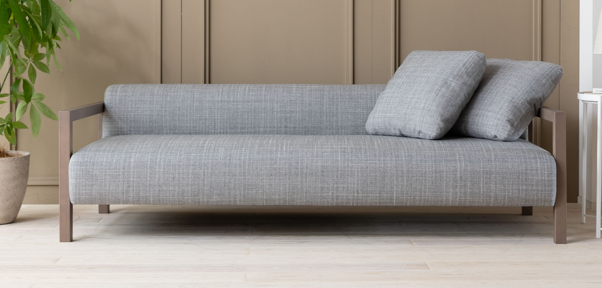 NOYES Villa 革ソファ グレージュ ZU4662R448_01.jpg