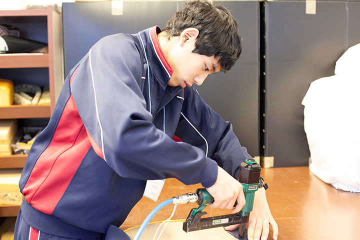 ソファを作ろう。中学生の職場体験　Vol.2 名古屋市立川名中学校