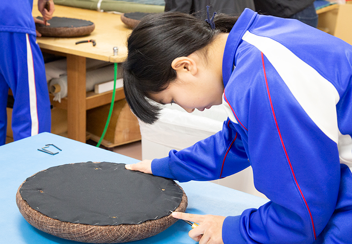 ソファを作ろう。中学生の職場体験　vol006 名古屋市立藤森中学校