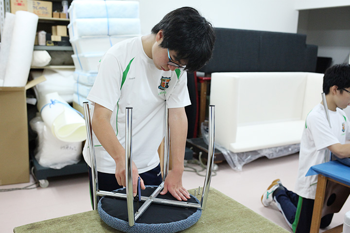ソファを作ろう。中学生の職場体験Vol8 名古屋中学校