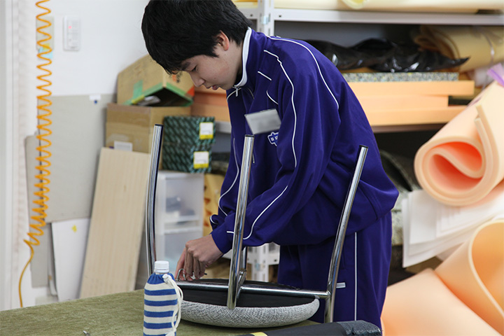 ソファを作ろう。中学生の職場体験Vol11 名古屋市立宝神中学校