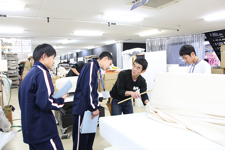 ソファを作ろう。中学生の職場体験Vol12 名古屋市立北陵中学校