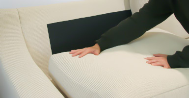 背クッション整え方