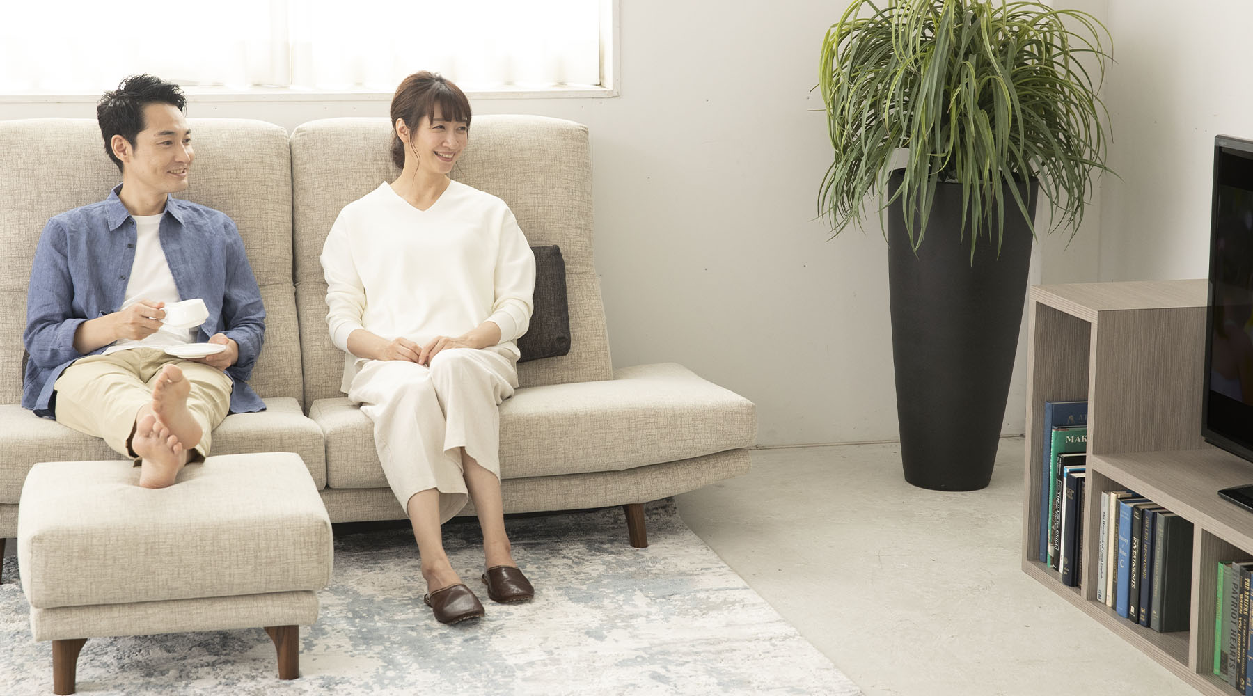 2人掛けソファを探す：読書やTVをゆったり楽しむ｜日本を代表する国産 