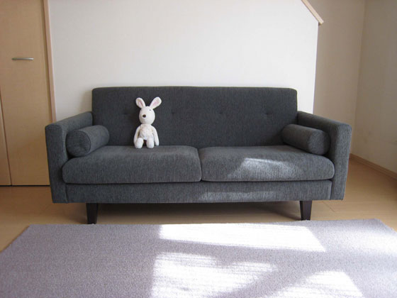 NOYES 2人掛けソファ　 Volster 大人気2人掛けソファ「Volster Sofa 2人掛けソファ」：デザイン