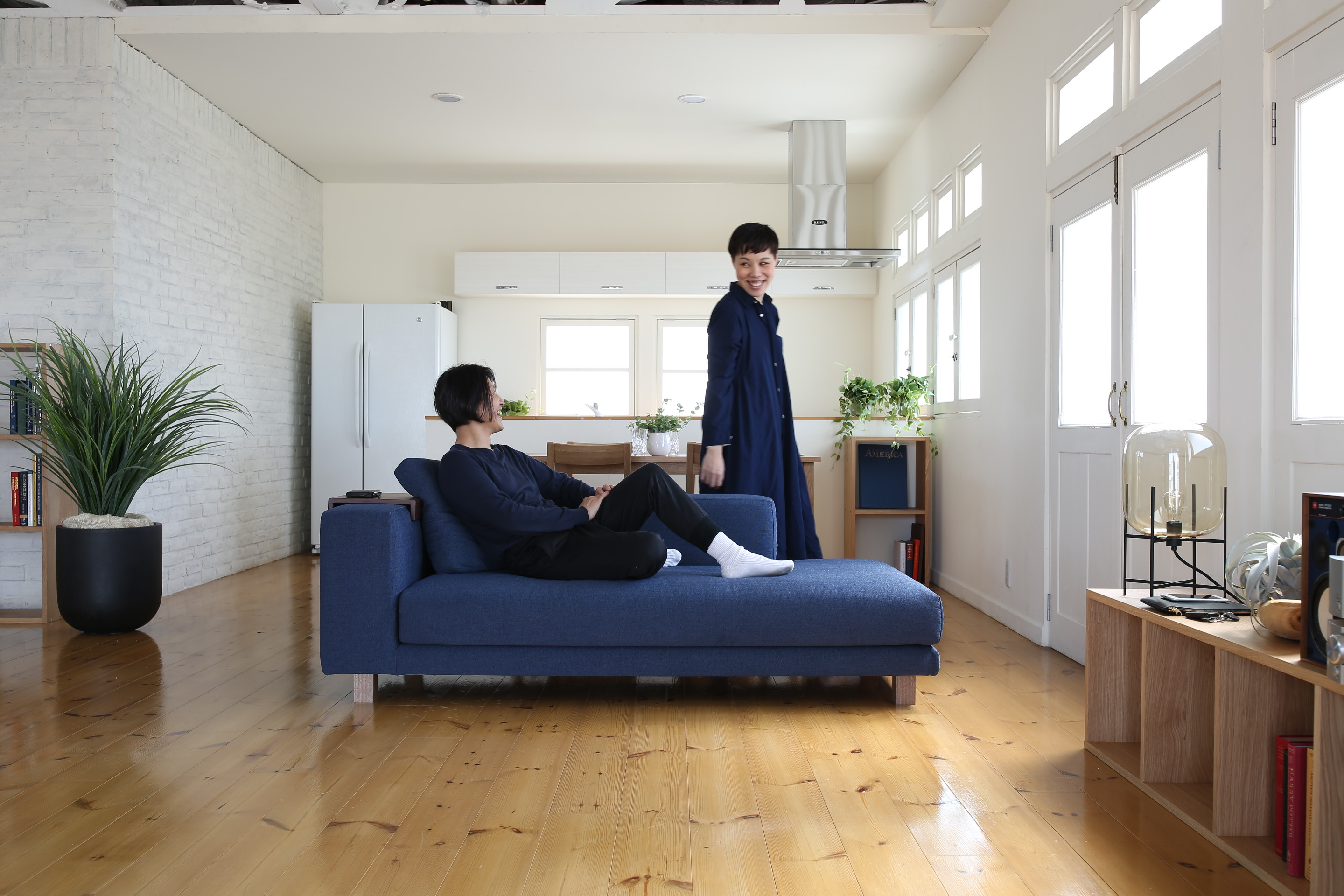 リビングに合うローソファの選び方 ローソファをおしゃれにレイアウトするコツ 国産ソファブランド Noyes