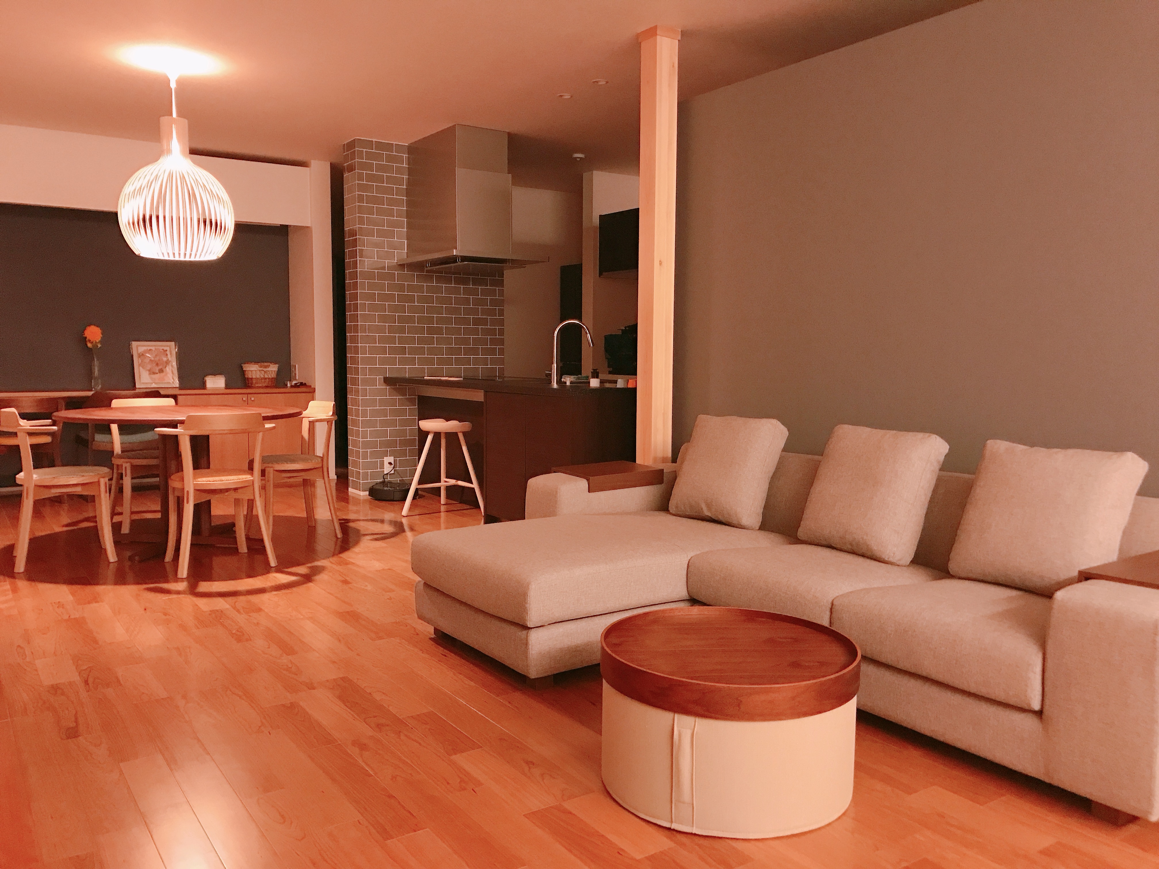 プロが解説 Noyesでカスタマイズできるおすすめのベージュのローソファ 国産ソファブランド Noyes