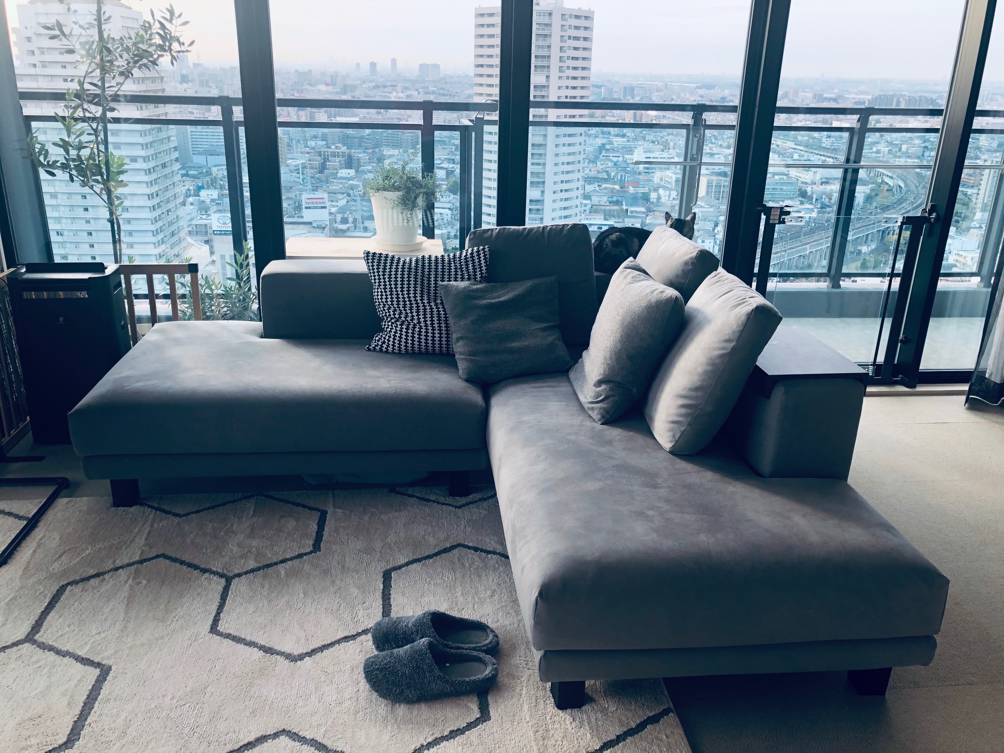 座面が広いソファの特徴 選び方と快適に過ごせるソファ選 国産ソファブランド Noyes 座面が広いソファの特徴 選び方と快適に過ごせるソファ選 国産ソファブランド Noyes