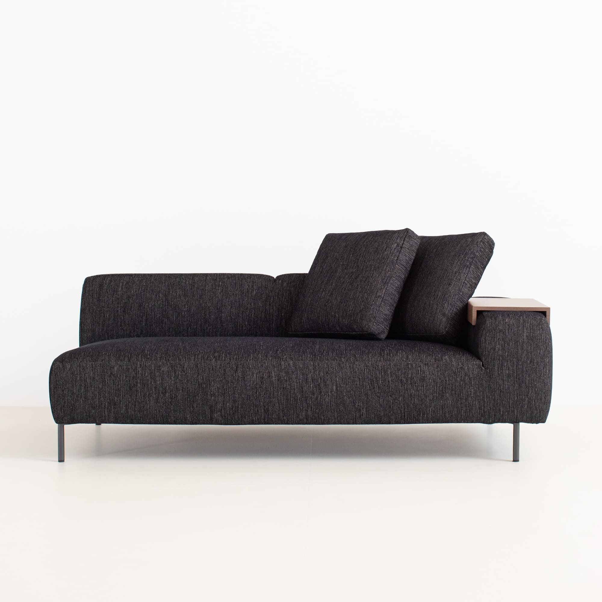 Decibel C4 3人掛け片ひじ」 製品詳細ページ | 国産ソファブランド NOYES